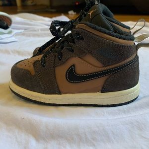 Toddler sz 7 Jordan 1s